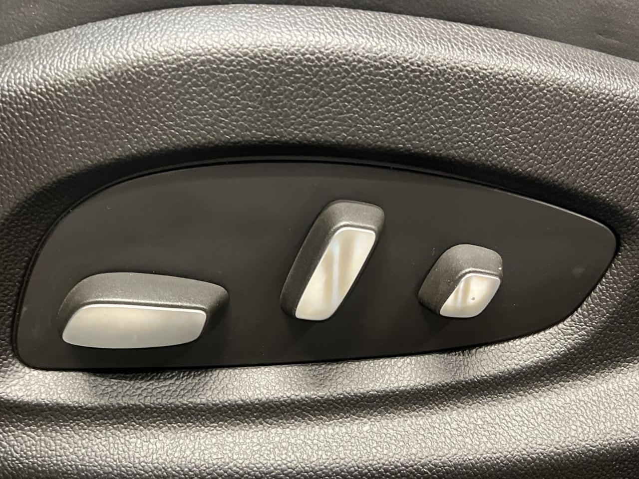 2013 Cadillac XTS PREMIUM AWD |304HP |COOLED LEATHER |PANO ROOF |HUD Photo