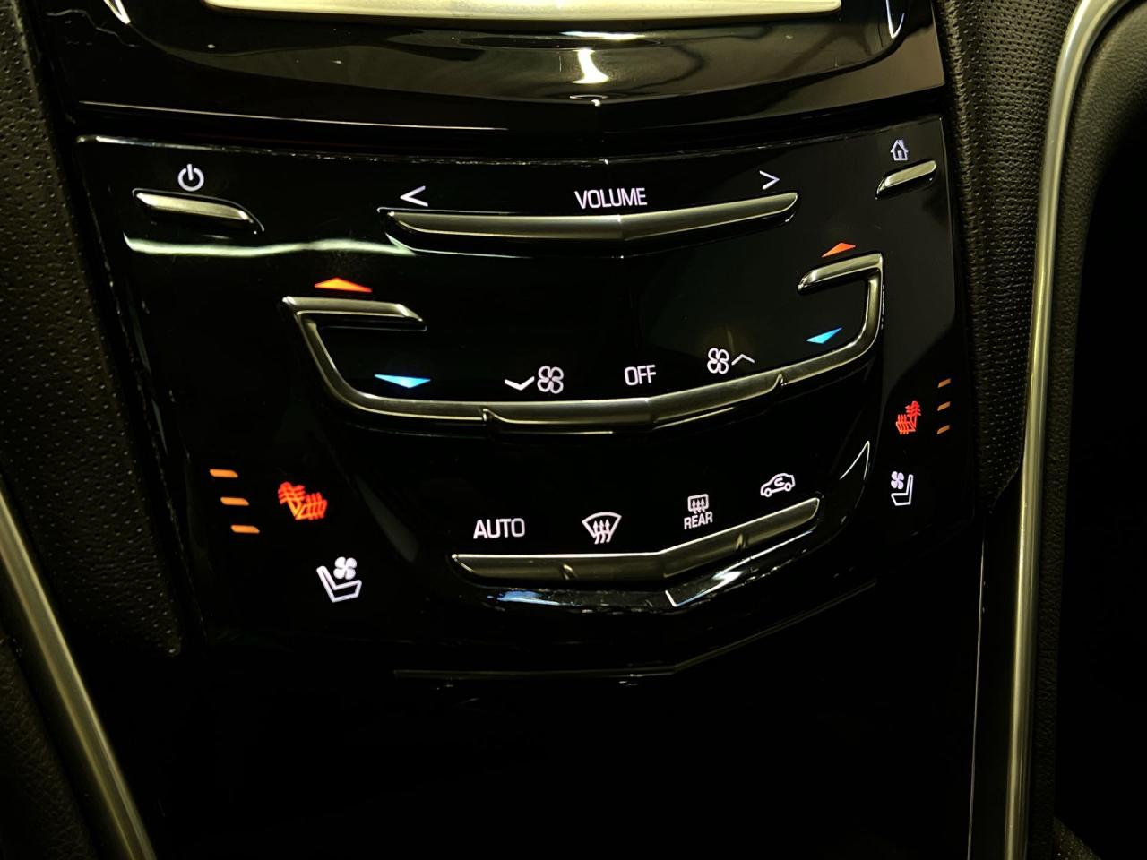 2013 Cadillac XTS PREMIUM AWD |304HP |COOLED LEATHER |PANO ROOF |HUD Photo