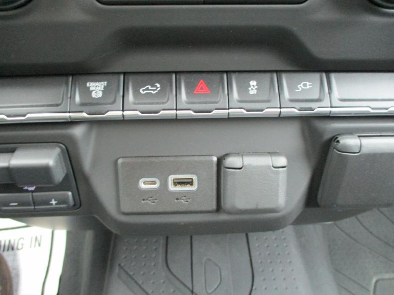 2021 Chevrolet Silverado 2500 HD CUSTOM DURAMAX CREW Photo15