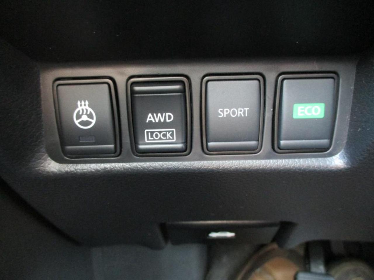 2020 Nissan Rogue S AWD Photo11