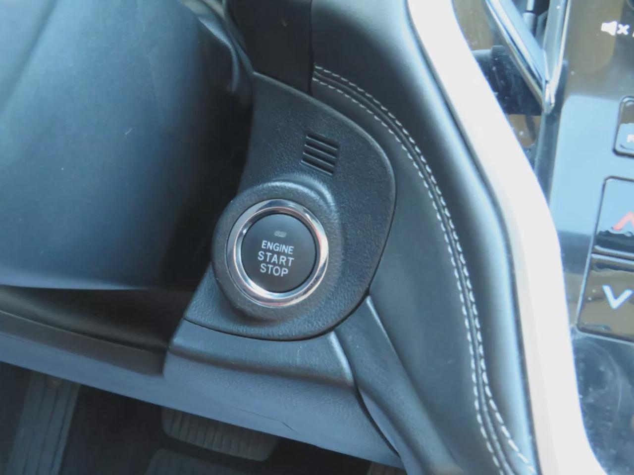 2022 Subaru Outback Limited (**CLEAN TITLE/NO ACCIDENTS!!*SAFETY/CERTIFIED!!**AWD**ALLOY RIMS**EYESIGHT**LEATHER**NAVIGATION**SUNROOF**HARMAN/KARDON SOUND SYSTEM**REVERSE CAMERA**PUSH BUTTON START**POWER SEATS**DIGITAL TOUCHSCREEN**HEATED SEATS/STEERING WHEEL**POWER TAILGATE Photo