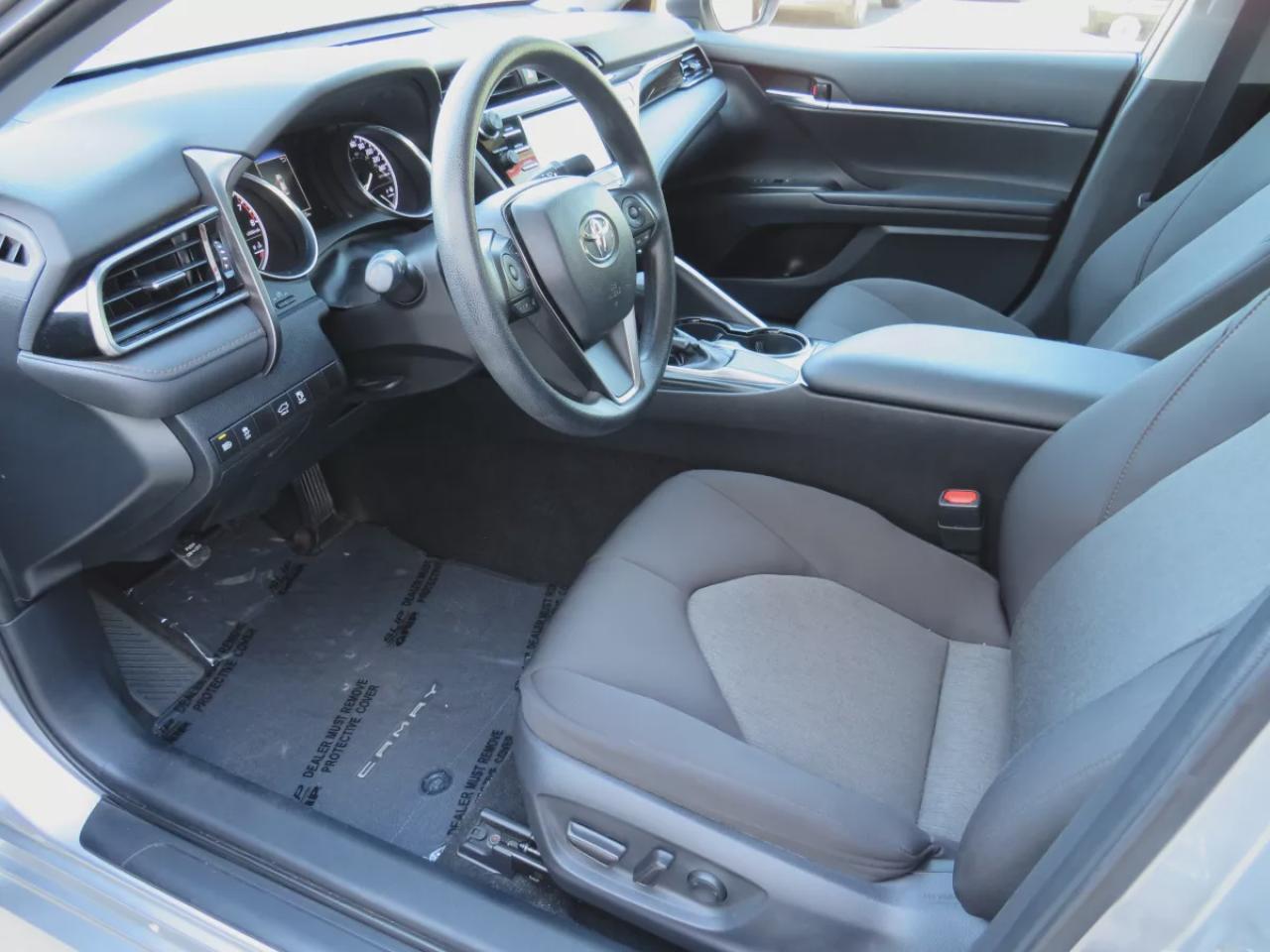 2019 Toyota Camry LE (**CLEAN TITLE/NO ACCIDENTS**SAFETY/CERTIFIED**POWER SEATS**LANE ASSIST**DIGITAL TOUCHSCREEN**HEATED SEATS**REVERSE CAMERA**TRACTION CONTROL**BLUETOOTH**CRUISE CONTROL**) Photo3