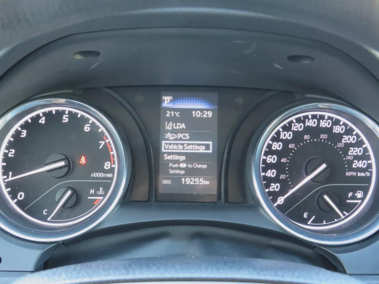 2019 Toyota Camry LE (**CLEAN TITLE/NO ACCIDENTS**SAFETY/CERTIFIED**POWER SEATS**LANE ASSIST**DIGITAL TOUCHSCREEN**HEATED SEATS**REVERSE CAMERA**TRACTION CONTROL**BLUETOOTH**CRUISE CONTROL**) Photo