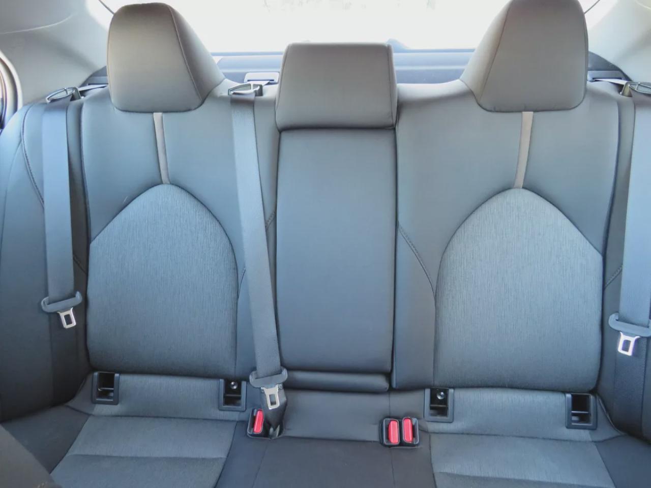 2019 Toyota Camry LE (**CLEAN TITLE/NO ACCIDENTS**SAFETY/CERTIFIED**POWER SEATS**LANE ASSIST**DIGITAL TOUCHSCREEN**HEATED SEATS**REVERSE CAMERA**TRACTION CONTROL**BLUETOOTH**CRUISE CONTROL**) Photo