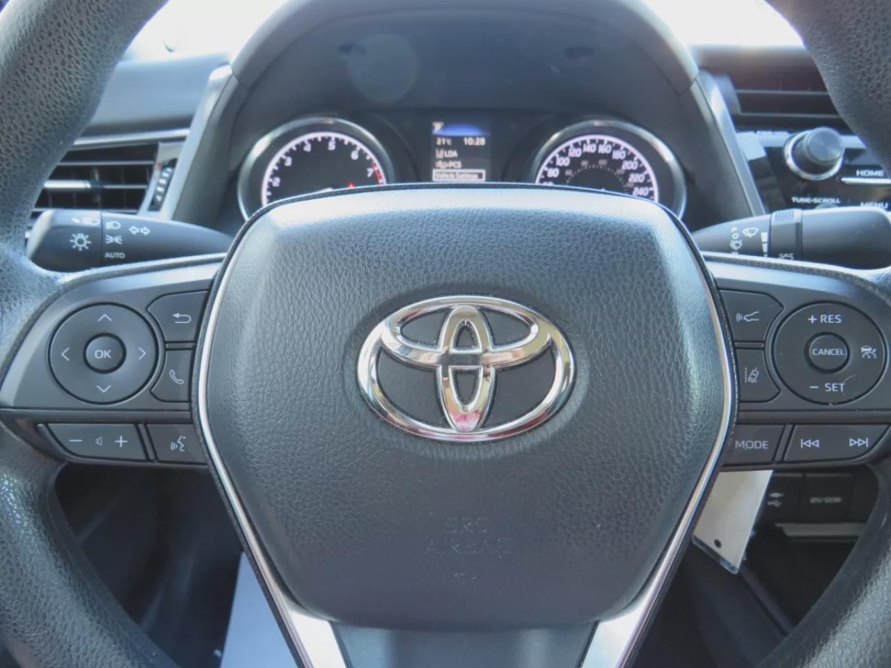 2019 Toyota Camry LE (**CLEAN TITLE/NO ACCIDENTS**SAFETY/CERTIFIED**POWER SEATS**LANE ASSIST**DIGITAL TOUCHSCREEN**HEATED SEATS**REVERSE CAMERA**TRACTION CONTROL**BLUETOOTH**CRUISE CONTROL**) Photo