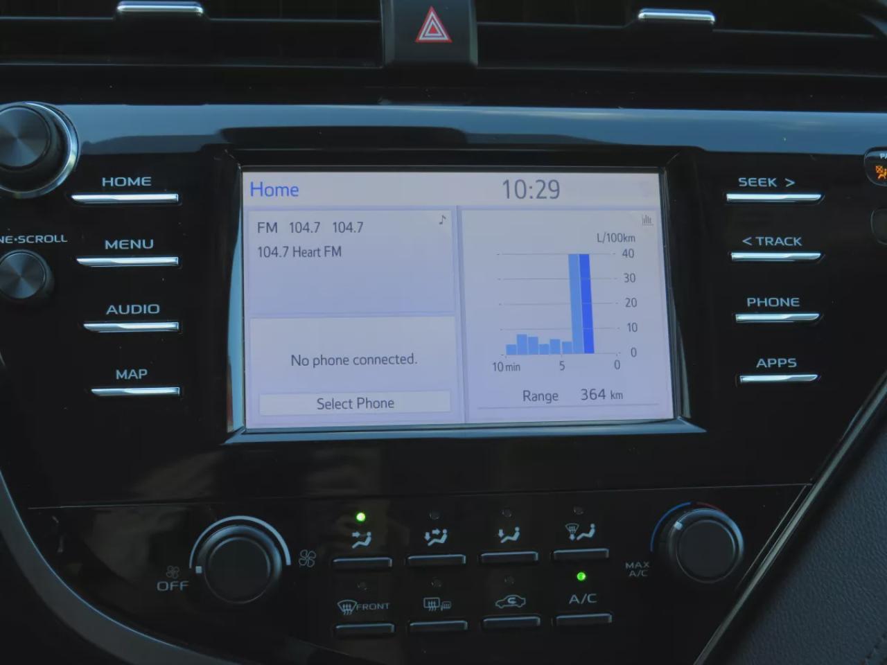 2019 Toyota Camry LE (**CLEAN TITLE/NO ACCIDENTS**SAFETY/CERTIFIED**POWER SEATS**LANE ASSIST**DIGITAL TOUCHSCREEN**HEATED SEATS**REVERSE CAMERA**TRACTION CONTROL**BLUETOOTH**CRUISE CONTROL**) Photo