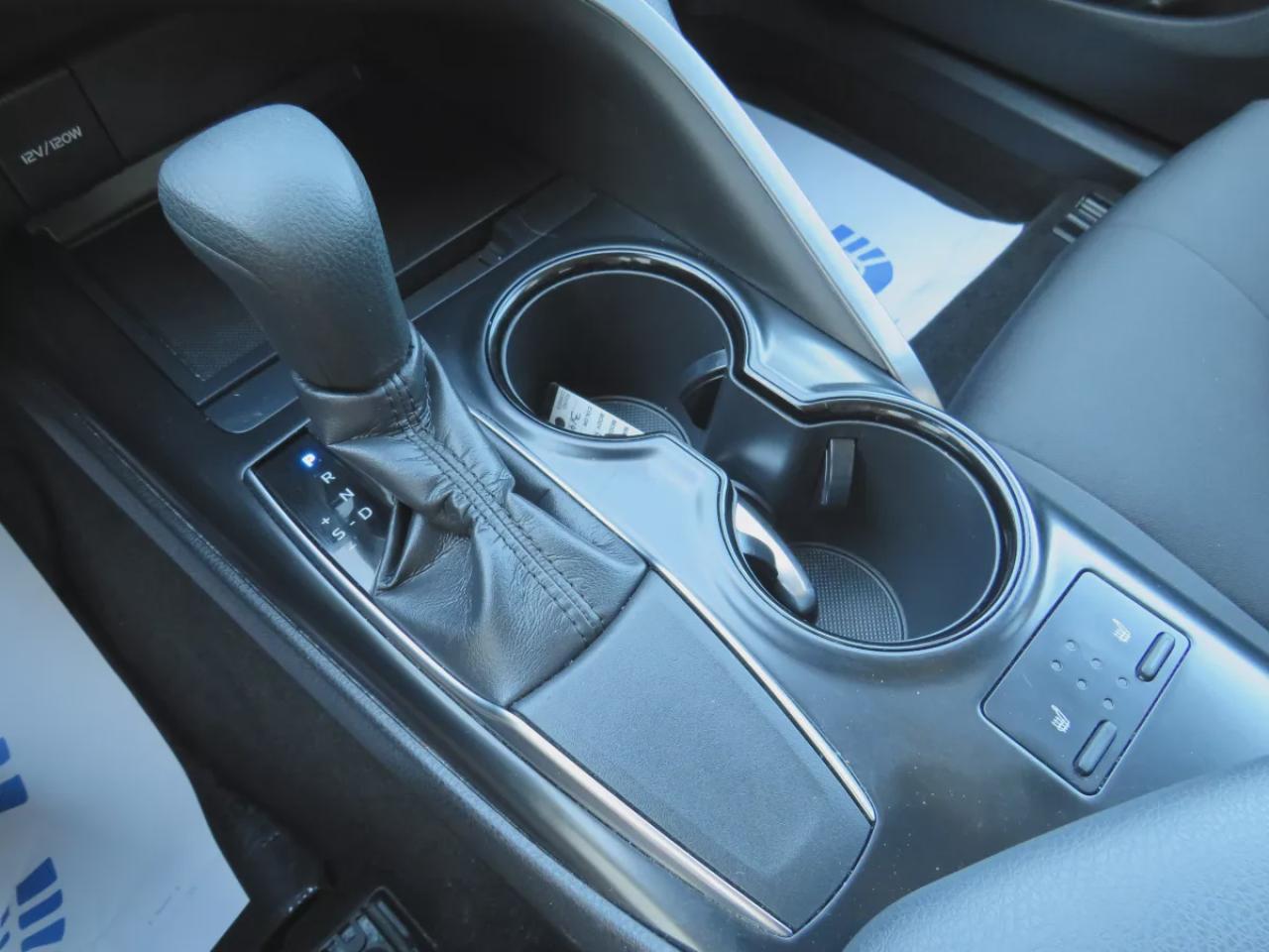 2019 Toyota Camry LE (**CLEAN TITLE/NO ACCIDENTS**SAFETY/CERTIFIED**POWER SEATS**LANE ASSIST**DIGITAL TOUCHSCREEN**HEATED SEATS**REVERSE CAMERA**TRACTION CONTROL**BLUETOOTH**CRUISE CONTROL**) Photo