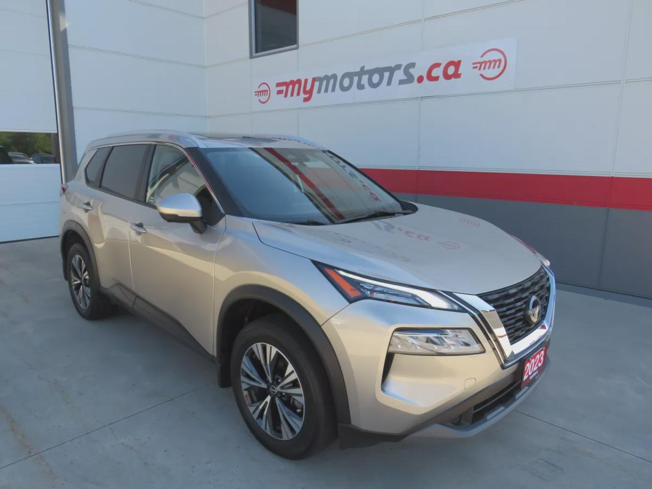 Used 2023 Nissan Rogue SV Moonroof (**CLEAN TITLE/NO ACCIDENTS!!**SAFETY/CERTIFIED!!**AWD**SUNROOF**POWER SEATS**REVERSE CAMERA**HEATED SEATS**REAR PRIVACY COVER**USB**BLUETOOTH**CRUISE CONTROL**PUSH BUTTON START**LEATHER WRAPPED STEERING WHEEL**) for sale in Tillsonburg, ON