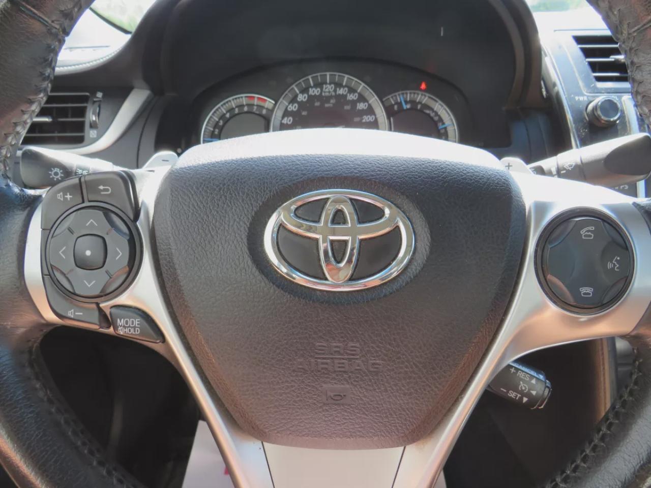 2014 Toyota Camry SE (**LOW KM!!**CLEAN TITLE/NO ACCIDENTS!!**SAFETY/CERTIFIED!!**ALLOY RIMS**LEATHER TRIM**POWER SEATS**DIGITAL TOUCHSCREEN**SUNROOF**CRUISE CONTROL**BLUETOOTH**LEATHER WRAPPED STEERING WHEEL**) Photo