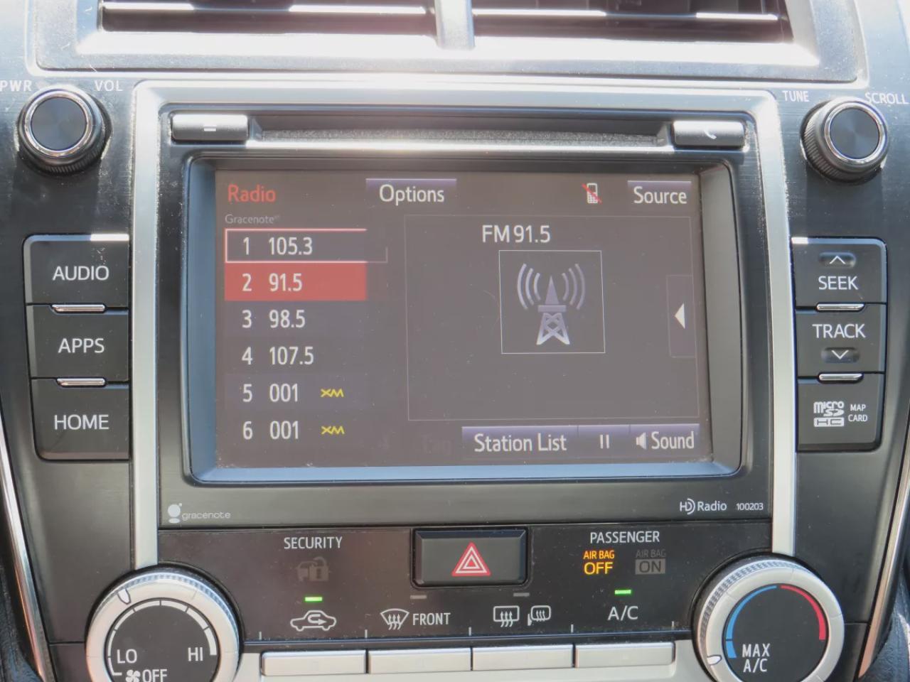 2014 Toyota Camry SE (**LOW KM!!**CLEAN TITLE/NO ACCIDENTS!!**SAFETY/CERTIFIED!!**ALLOY RIMS**LEATHER TRIM**POWER SEATS**DIGITAL TOUCHSCREEN**SUNROOF**CRUISE CONTROL**BLUETOOTH**LEATHER WRAPPED STEERING WHEEL**) Photo