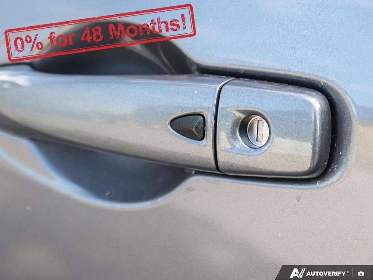 2023 Nissan Versa SR Photo