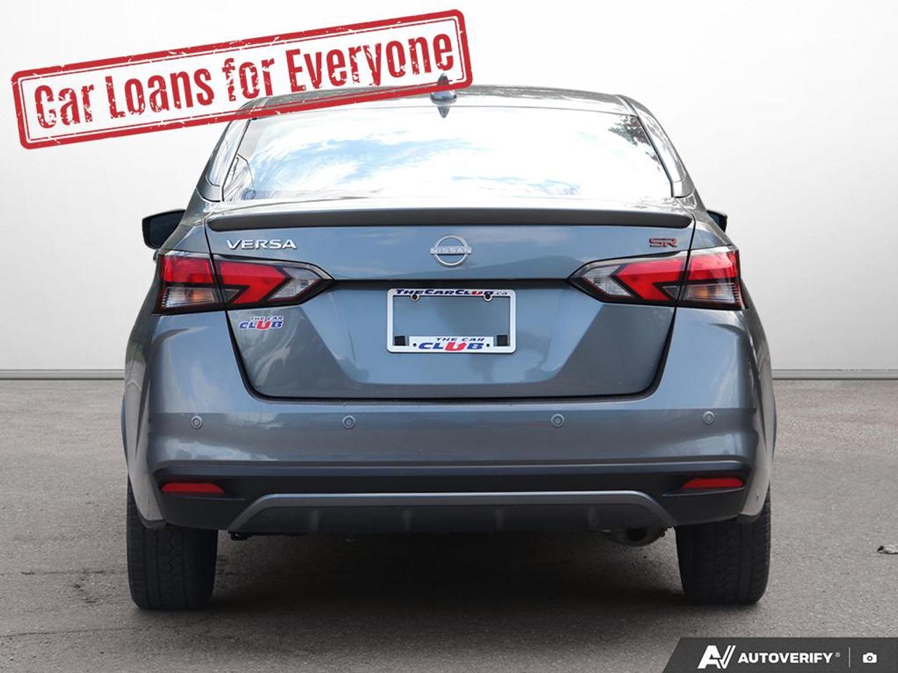 2023 Nissan Versa SR Photo