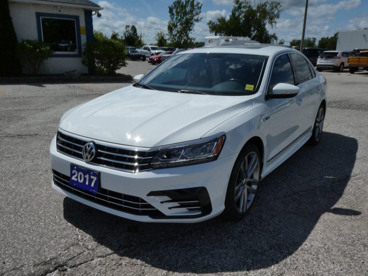 Used 2017 Volkswagen Passat HIGHLINE W/ R-LINE Highline for sale in Essex, ON