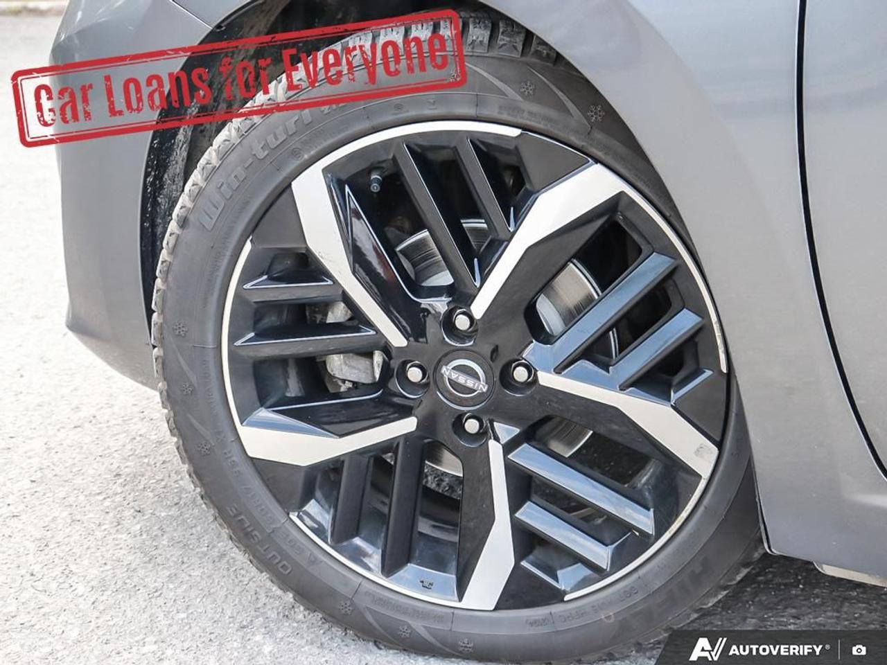 2023 Nissan Versa SR Photo