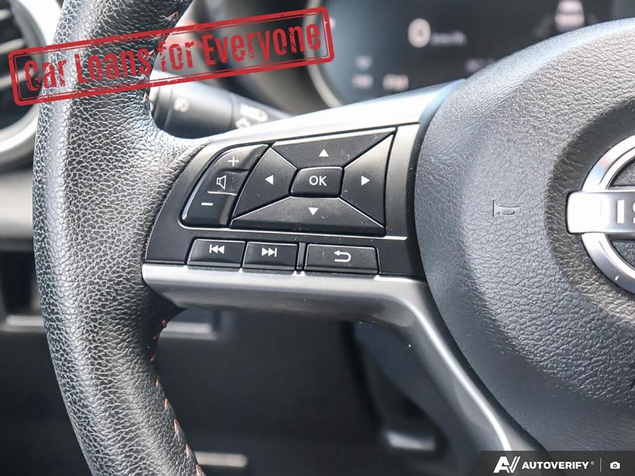 2023 Nissan Versa SR Photo