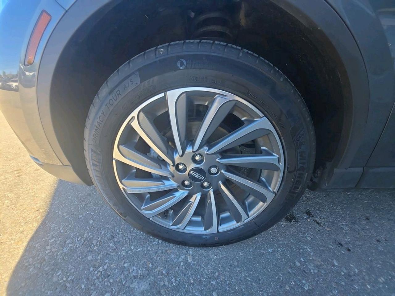 2024 Lincoln Corsair RESERVE, LEATHER, MOONROOF, 201A PACKAGE! AWD! Photo