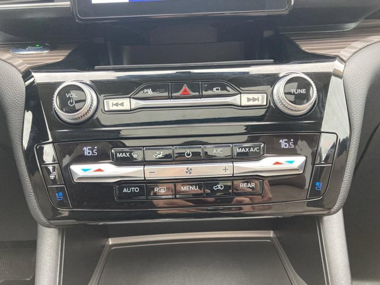 2021 Ford Explorer Limited 4WD Photo