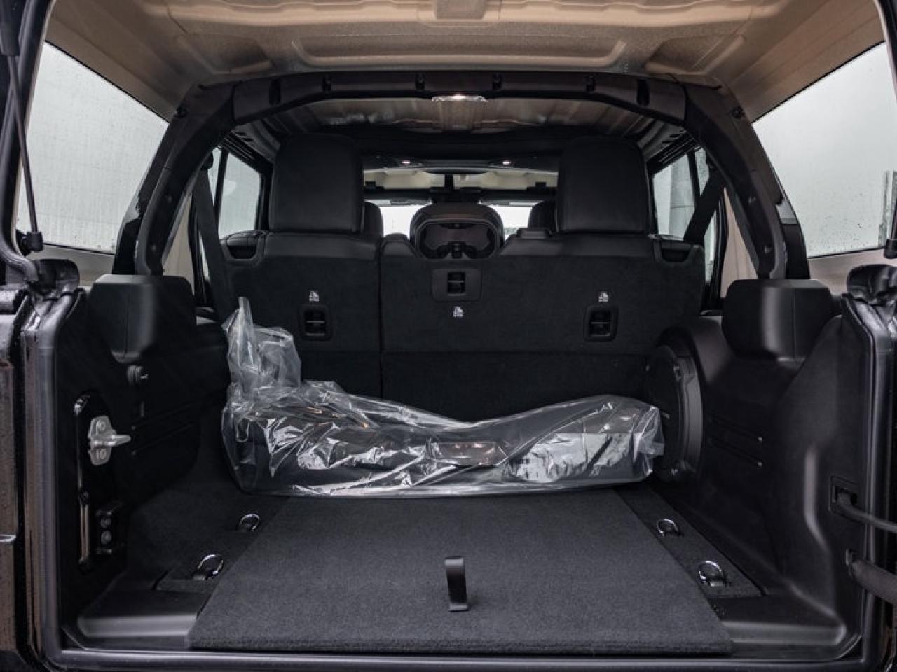 2025 Jeep Wrangler Sahara Photo