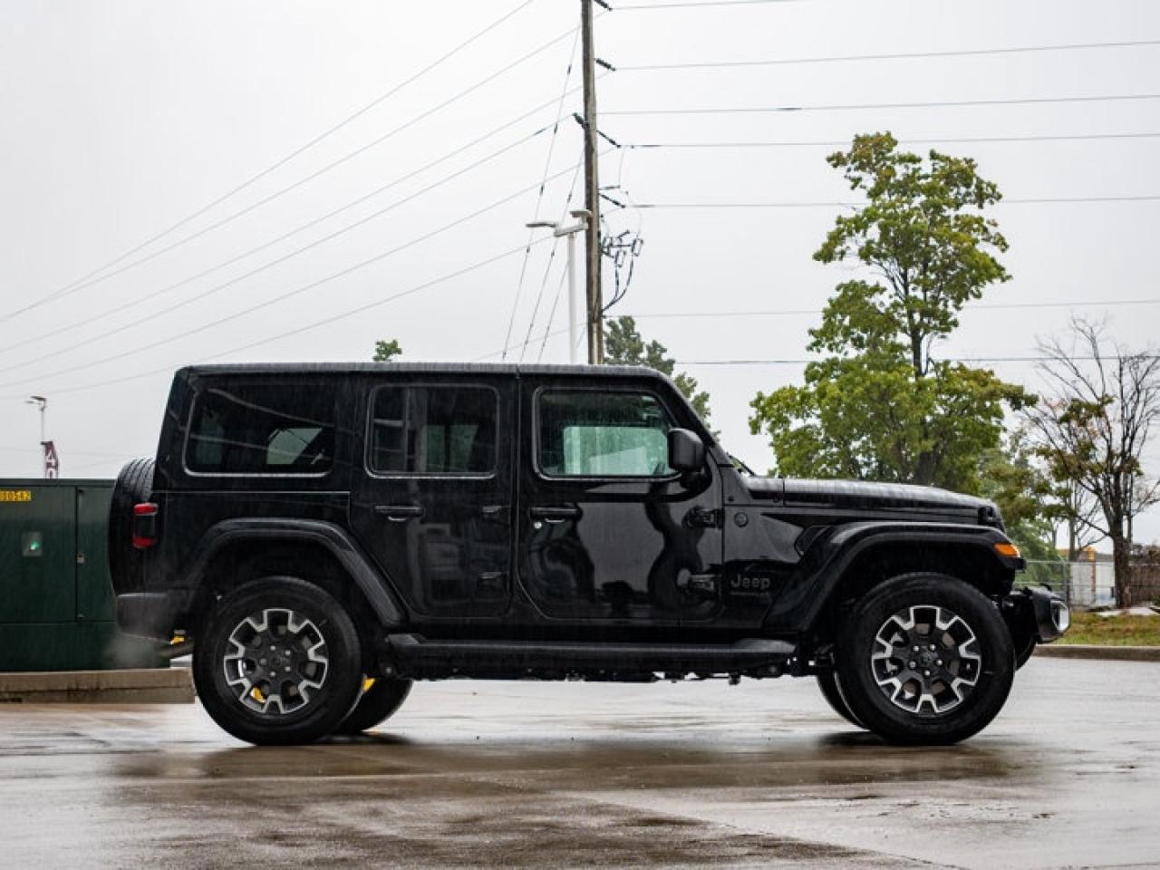 2025 Jeep Wrangler Sahara Photo