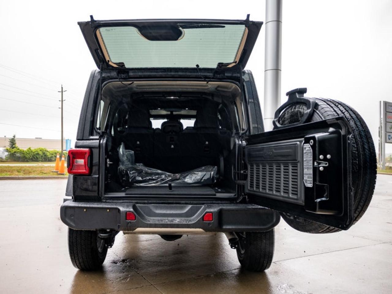 2025 Jeep Wrangler Sahara Photo