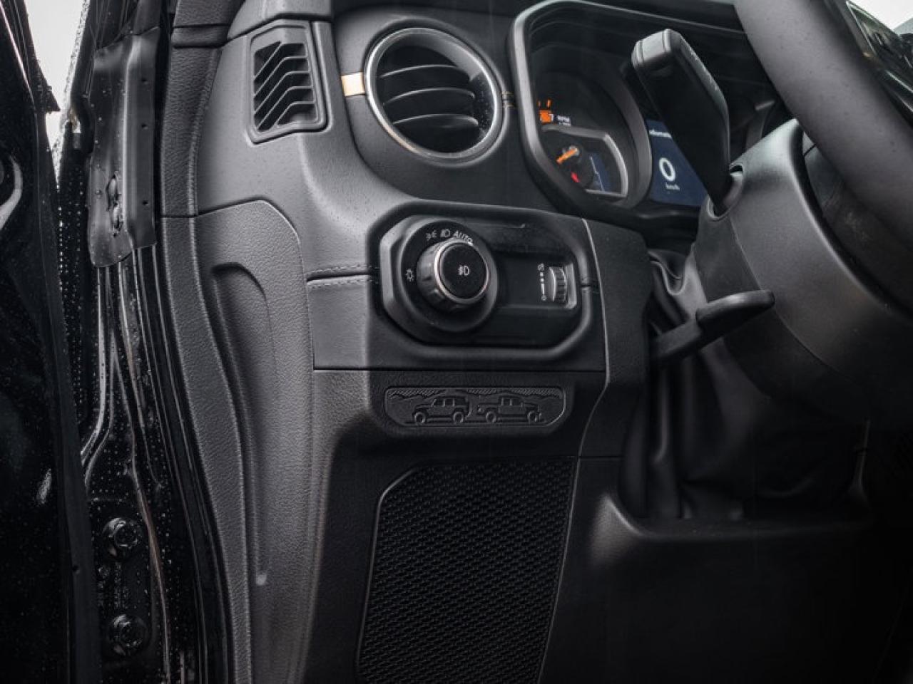 2025 Jeep Wrangler Sahara Photo