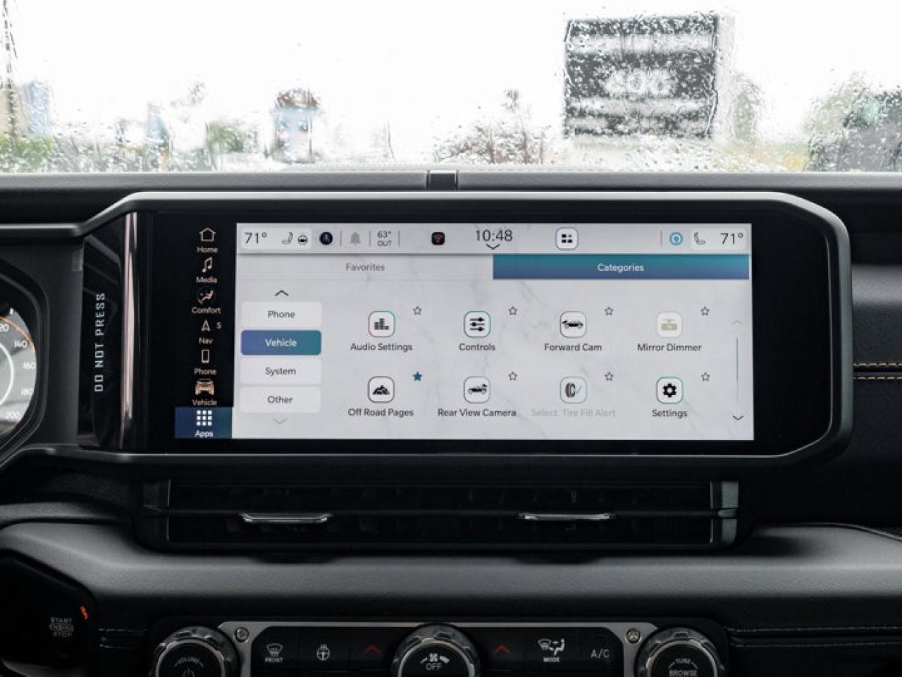 2025 Jeep Wrangler Sahara Photo