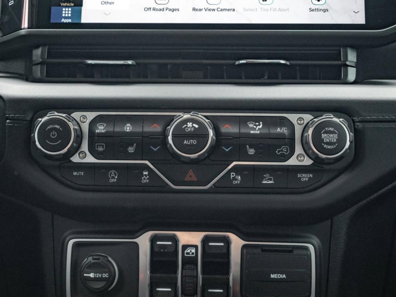 2025 Jeep Wrangler Sahara Photo