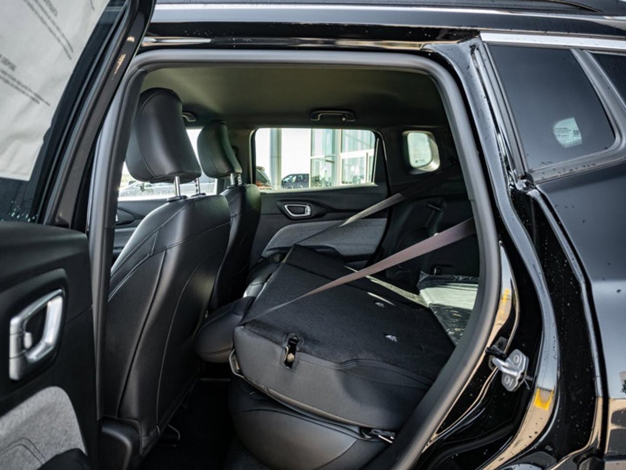 2026 Jeep Compass NORTH Photo