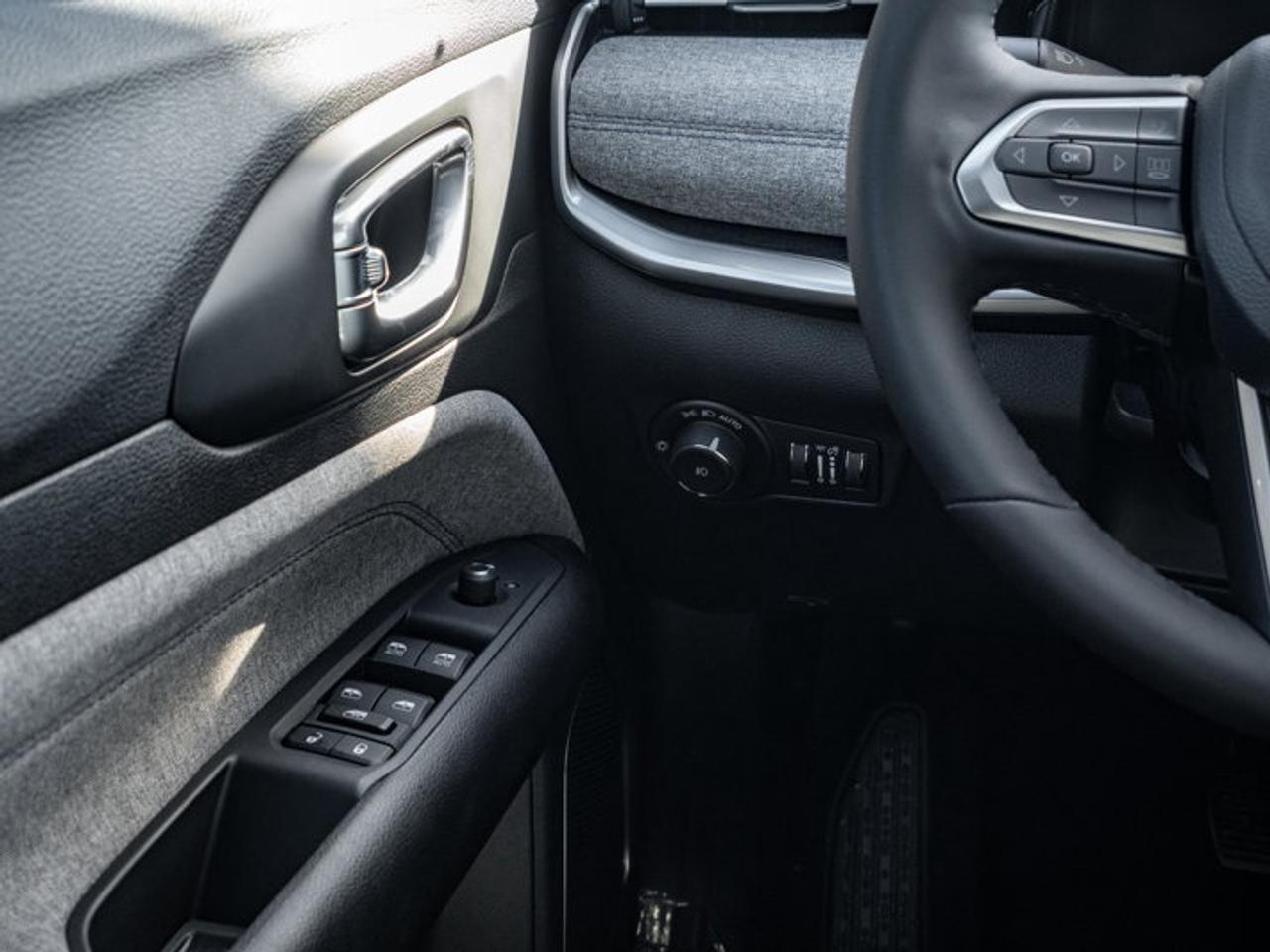 2026 Jeep Compass NORTH Photo