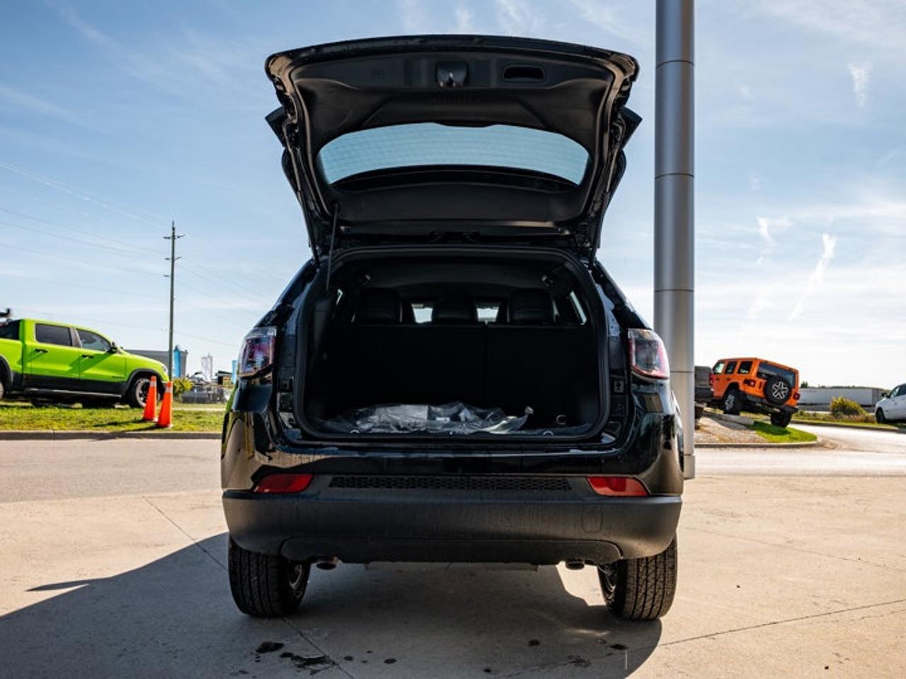 2026 Jeep Compass NORTH Photo