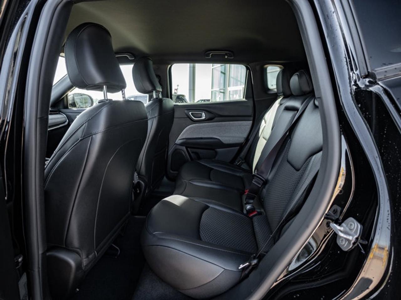 2026 Jeep Compass NORTH Photo