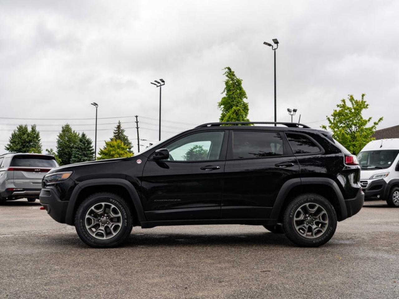 2022 Jeep Cherokee Trailhawk Photo3