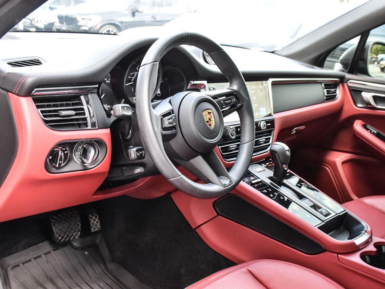 2024 Porsche Macan  Photo