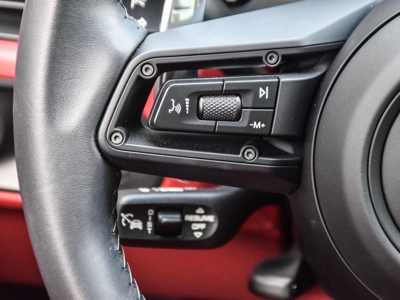 2024 Porsche Macan  Photo