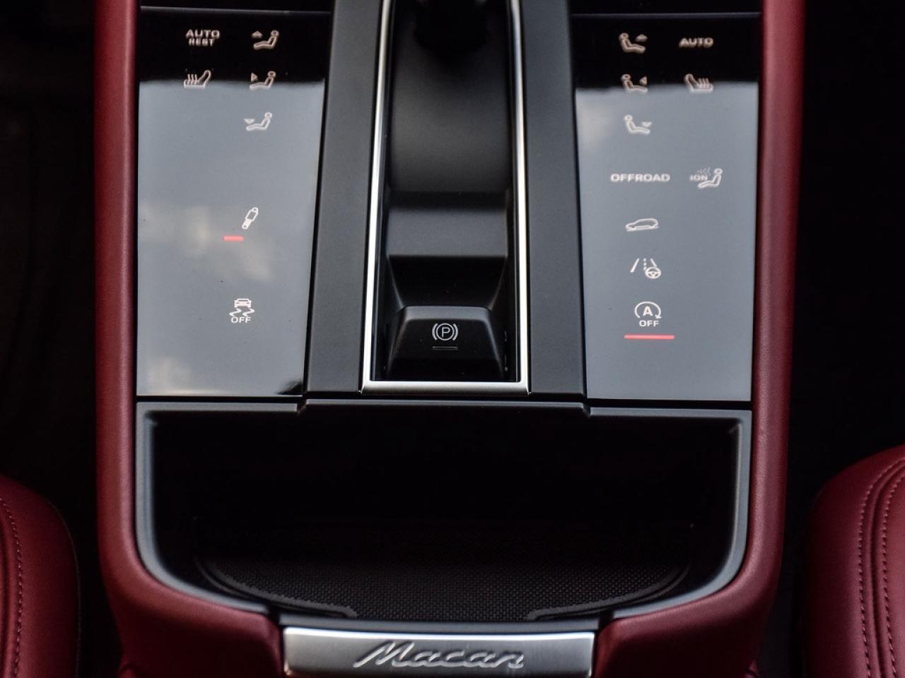 2024 Porsche Macan  Photo