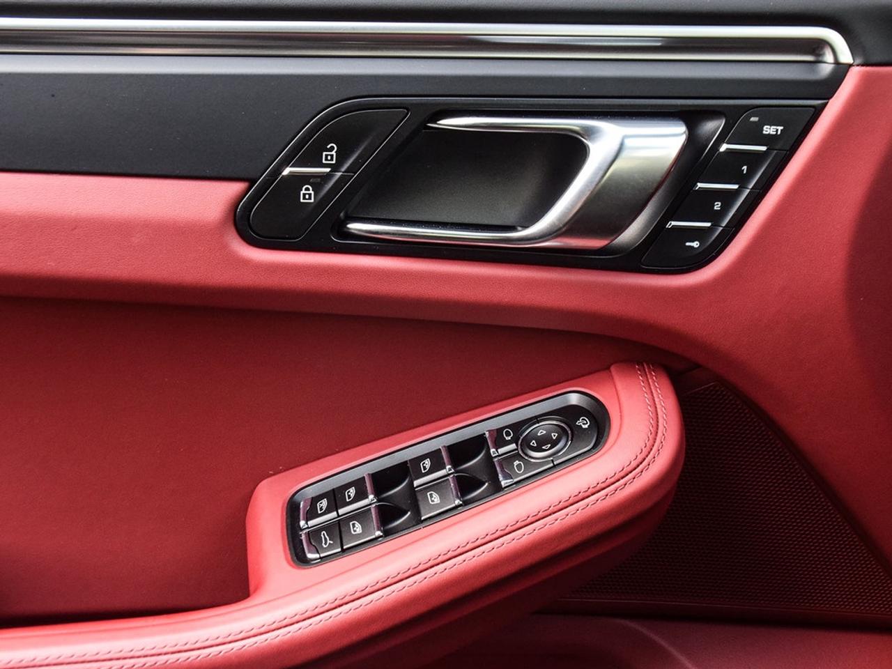 2024 Porsche Macan  Photo