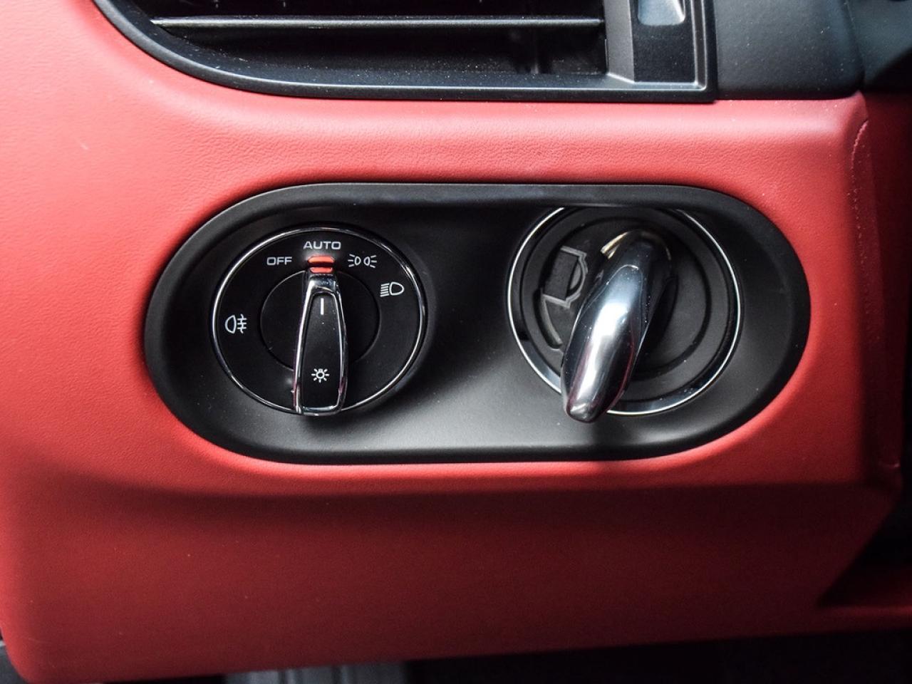 2024 Porsche Macan  Photo