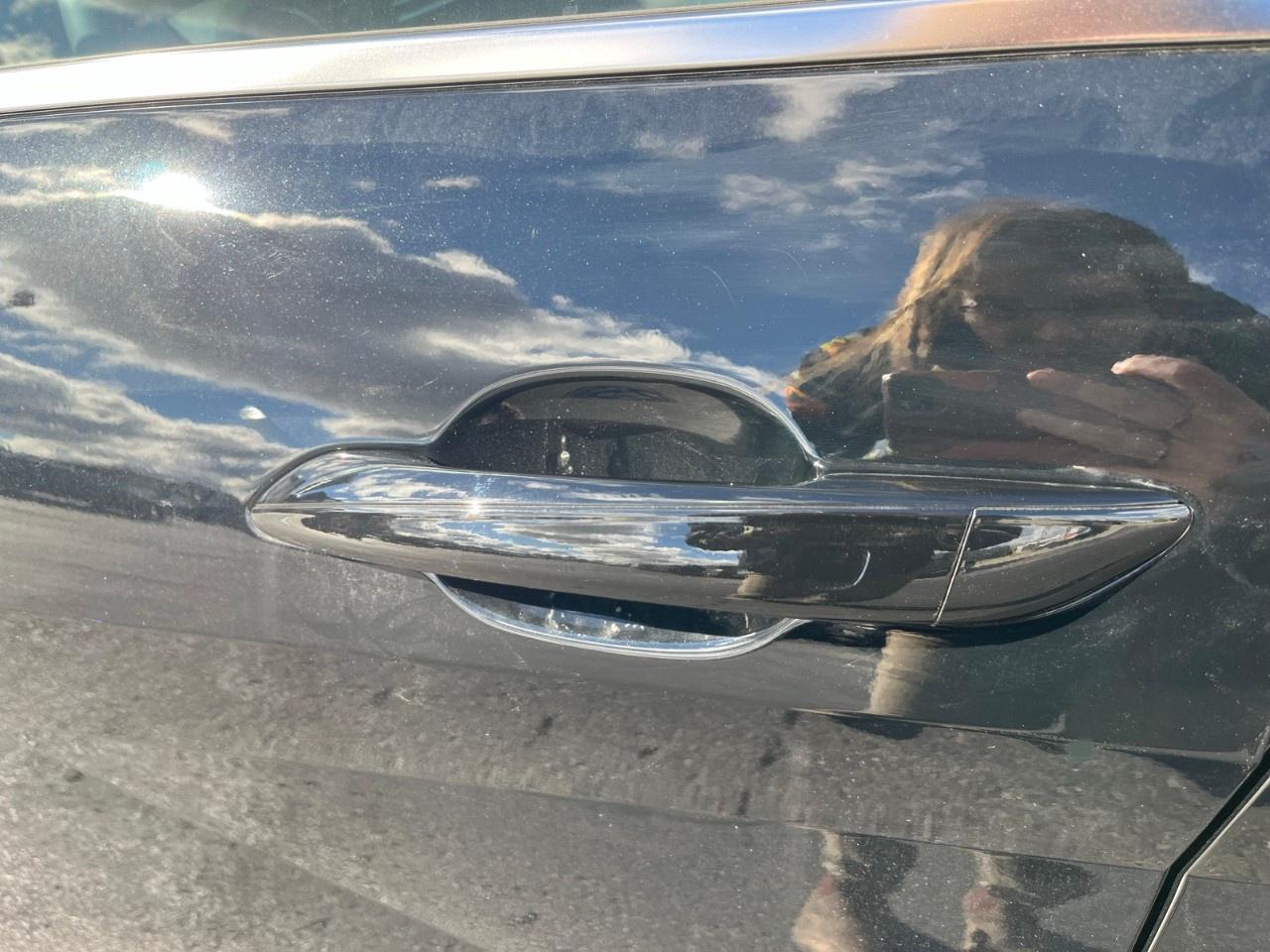 2025 Hyundai Elantra Luxury IVT Photo