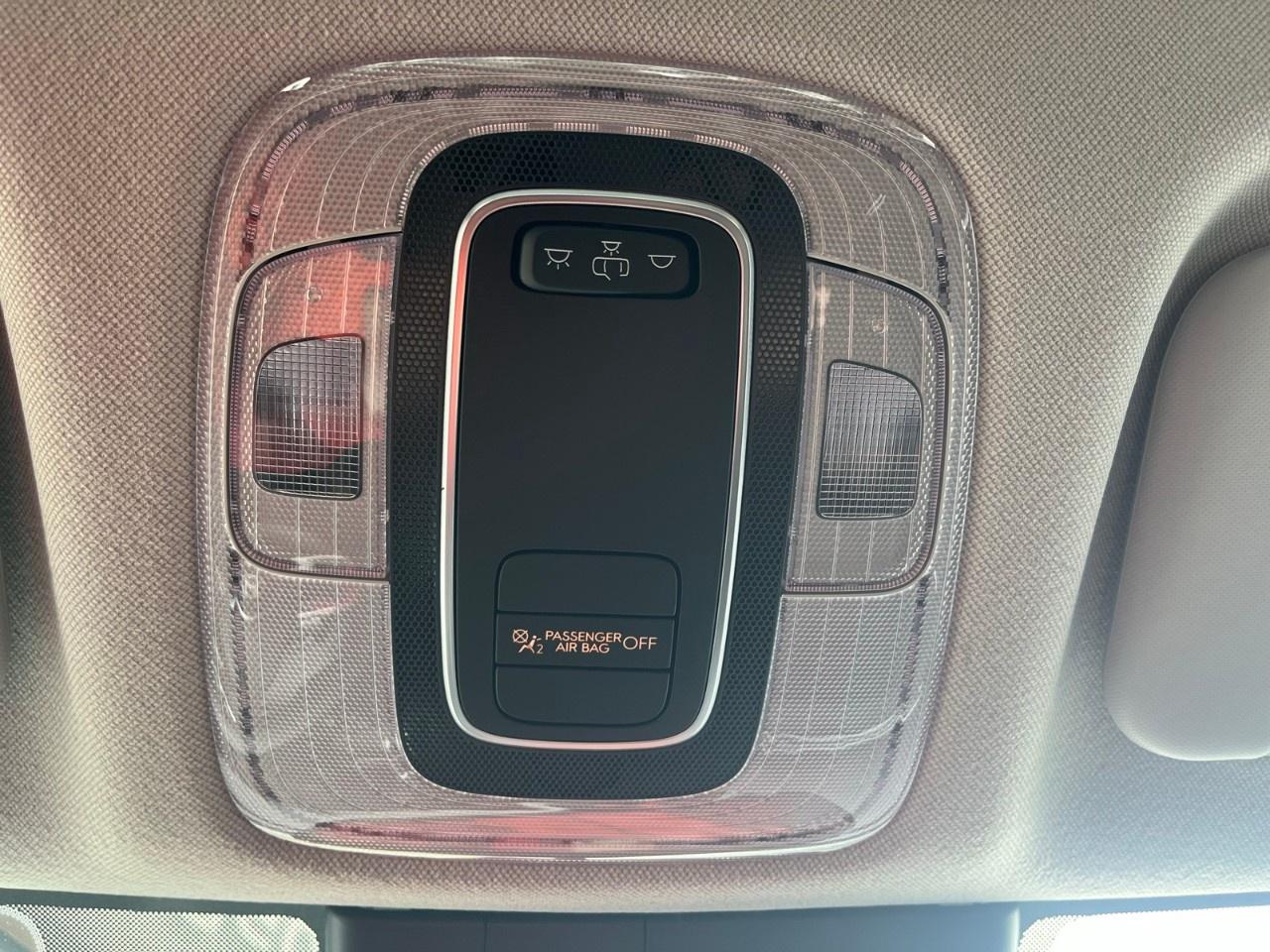 2025 Hyundai Elantra Preferred IVT Photo