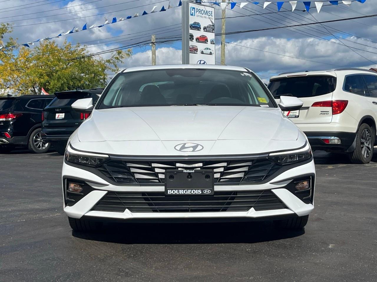 2025 Hyundai Elantra Preferred IVT Photo