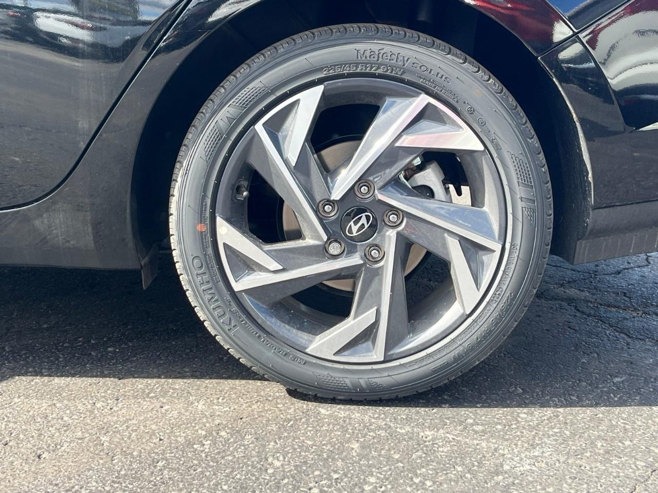 2025 Hyundai Elantra Preferred IVT w/Tech Pkg Photo