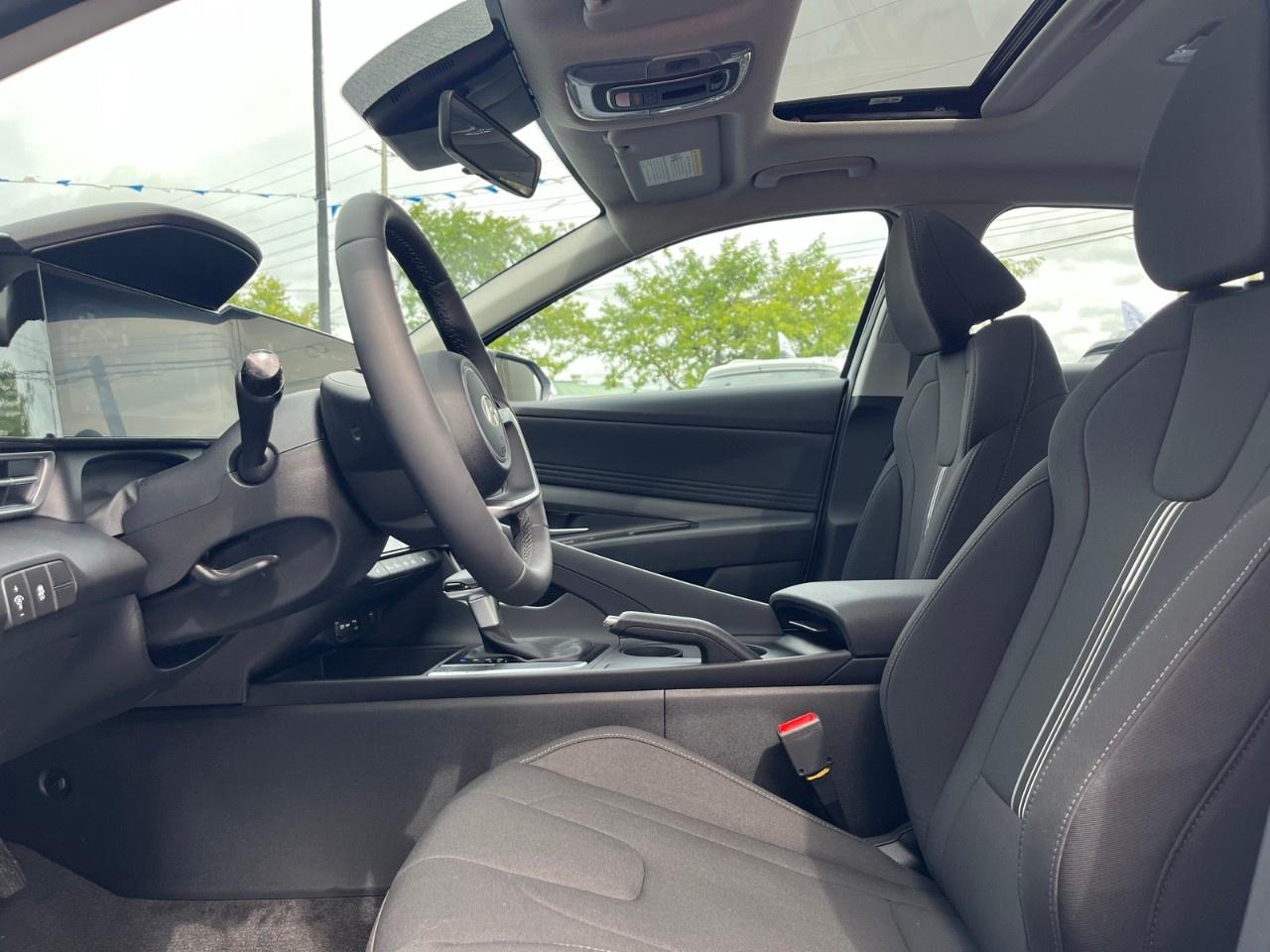 2025 Hyundai Elantra Preferred IVT w/Tech Pkg Photo
