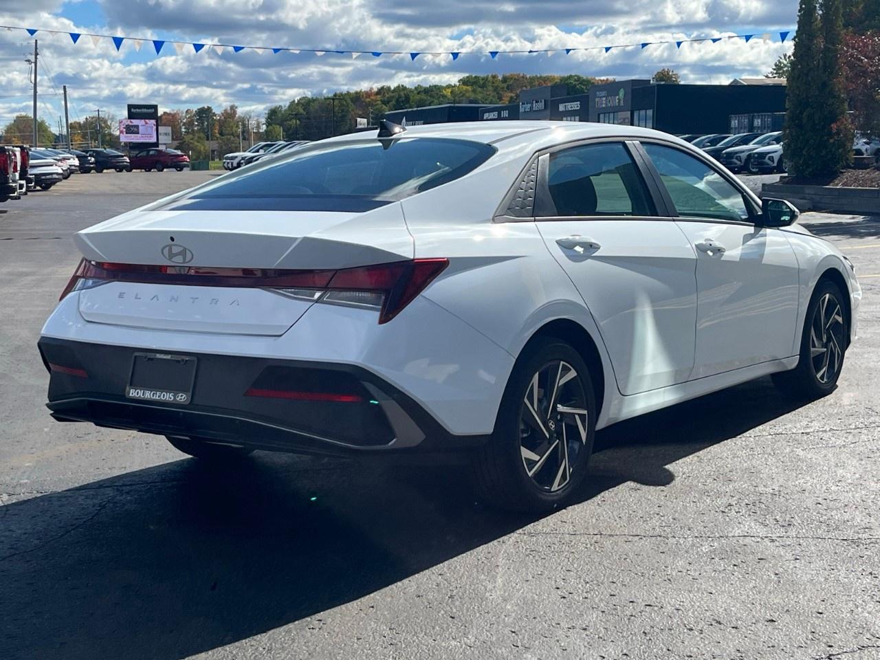 2025 Hyundai Elantra Preferred IVT w/Tech Pkg Photo