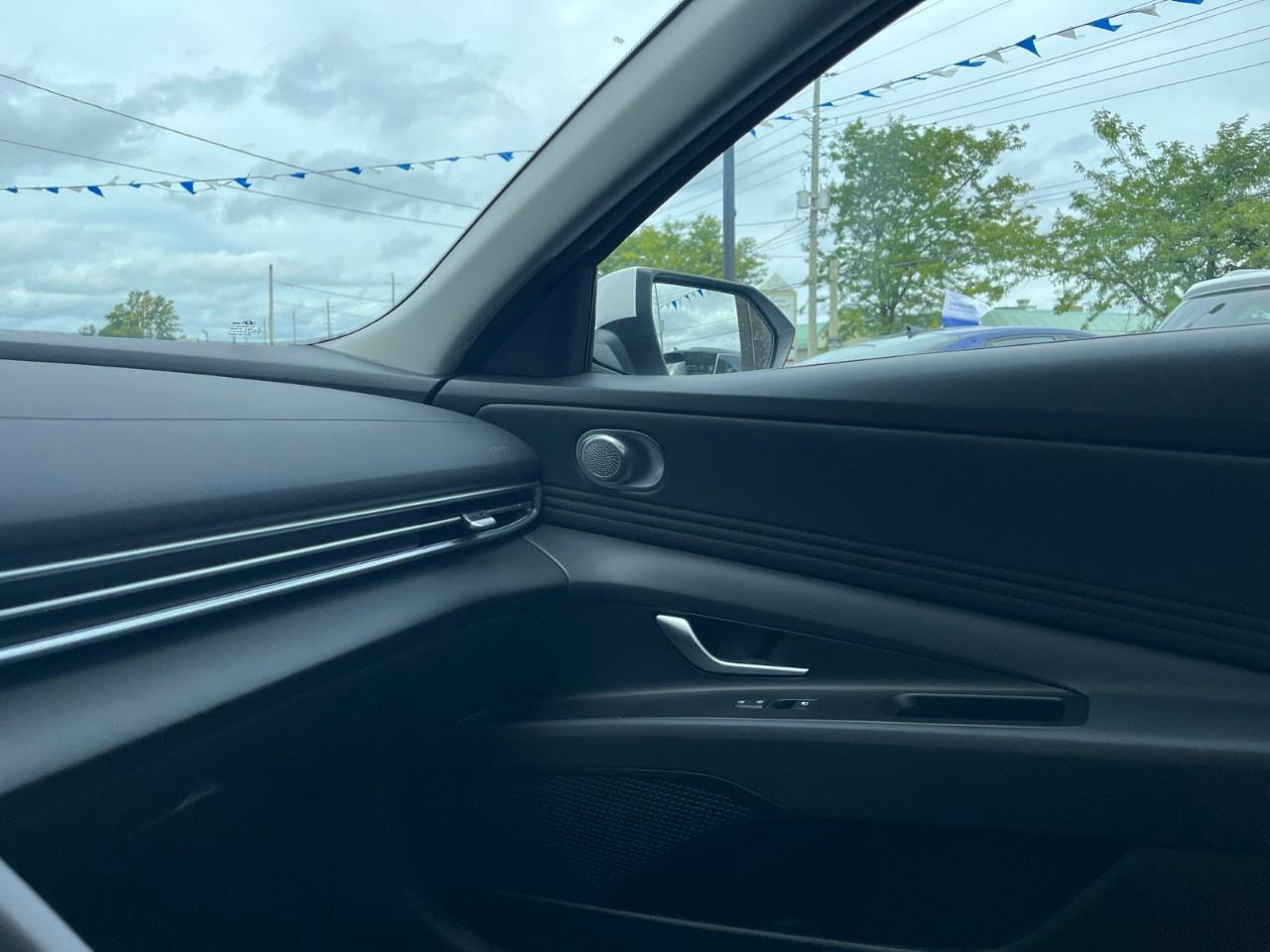 2025 Hyundai Elantra Preferred IVT w/Tech Pkg Photo