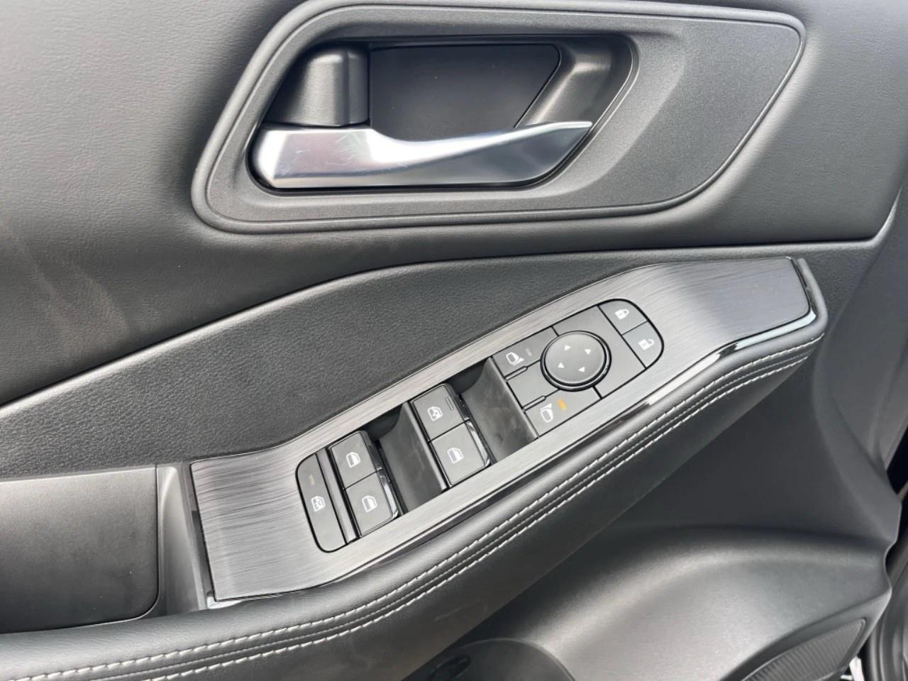 2026 Nissan Rogue AWD SV Moonroof Photo