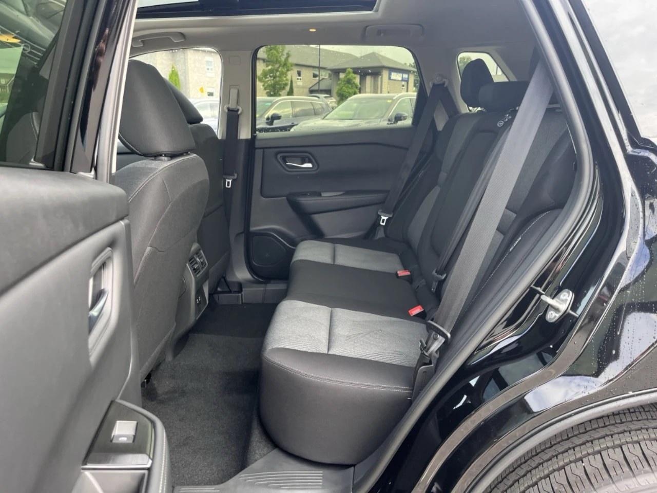 2026 Nissan Rogue AWD SV Moonroof Photo