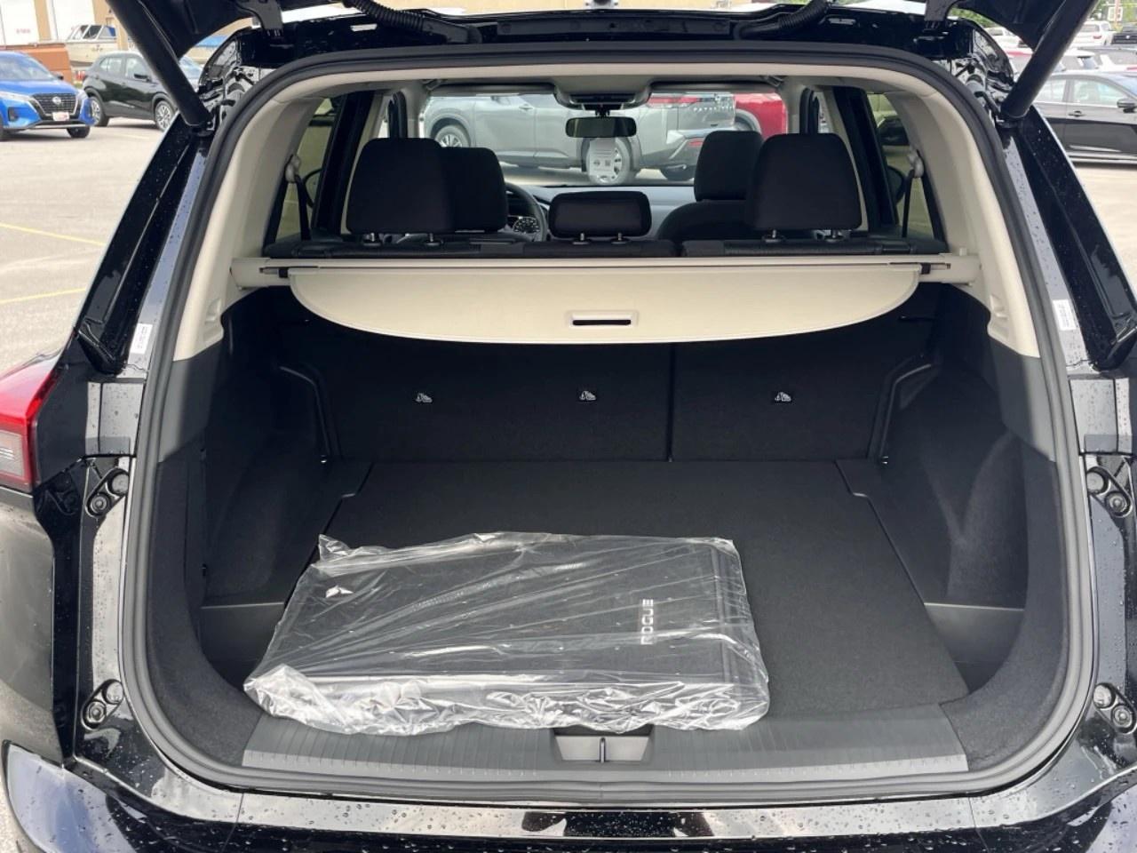 2026 Nissan Rogue AWD SV Moonroof Photo