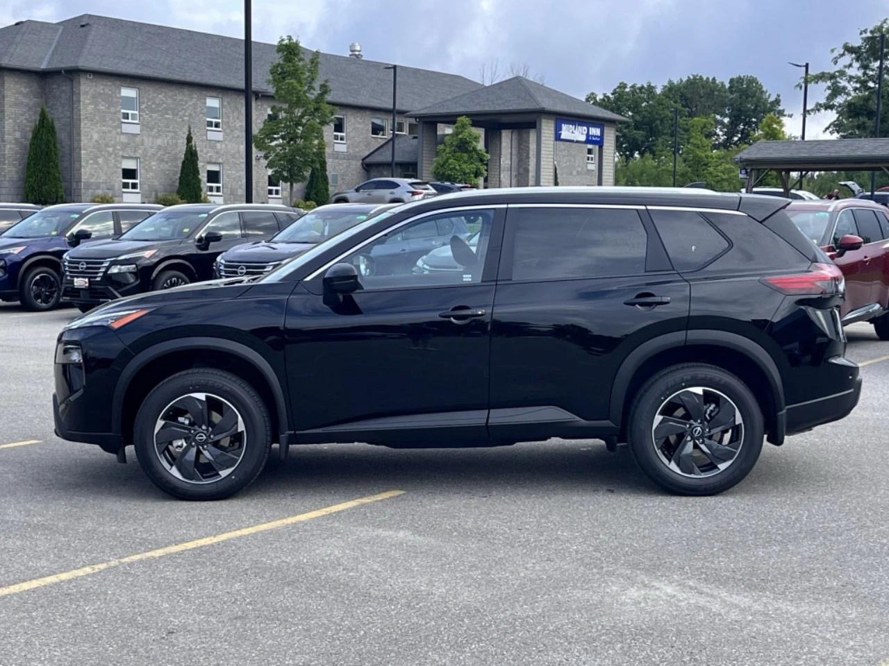 2026 Nissan Rogue AWD SV Moonroof Photo2