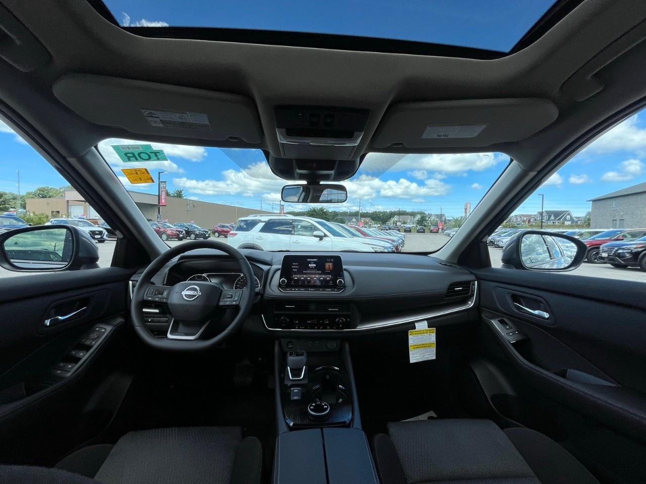 2026 Nissan Rogue AWD SV Moonroof Photo