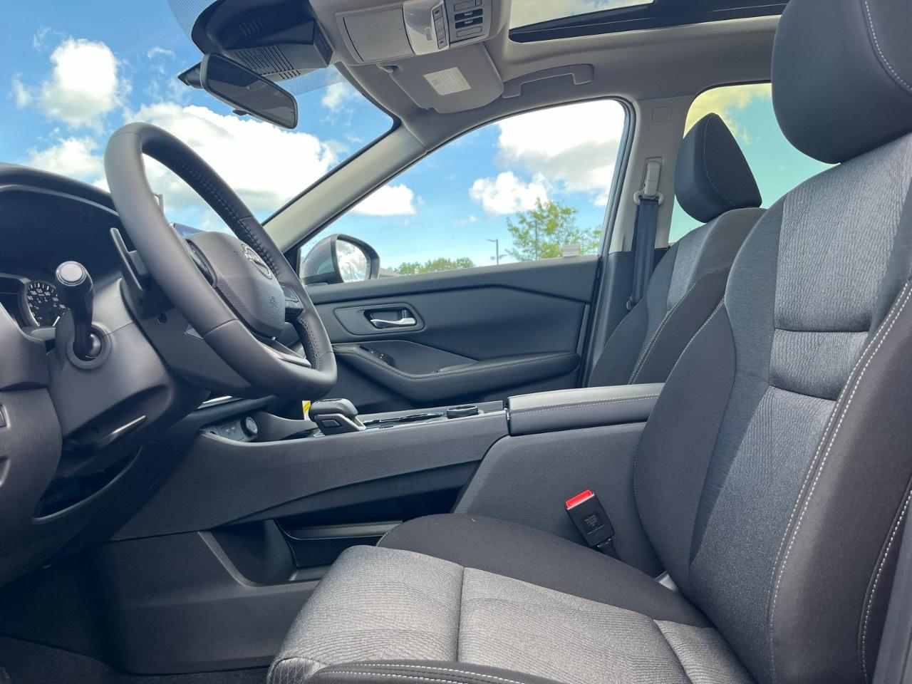 2026 Nissan Rogue AWD SV Moonroof Photo